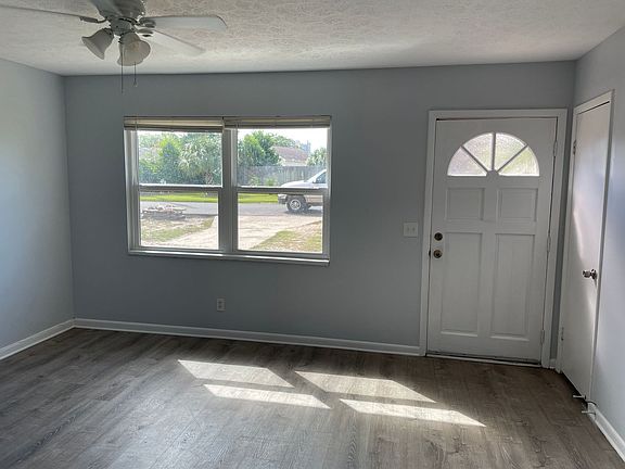 2nd image of 221 Santo Thomas St