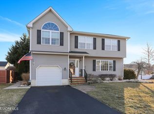 16 Deborah Ln, Howell, NJ 07731