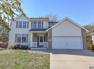 8201 Sunridge Cir, Lincoln, NE 68505