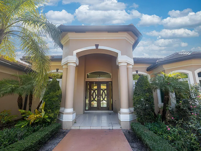 8480 Man O War Rd — Photo 4