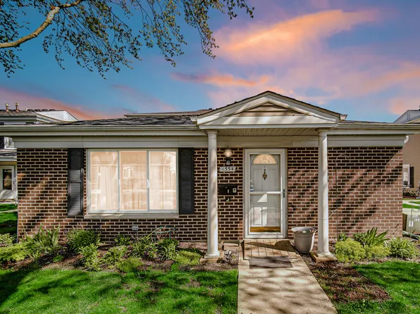 1554 Quaker Ln, Prospect Heights, IL 60070