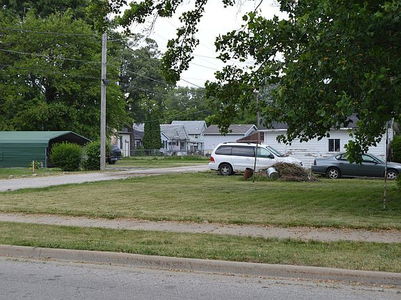 4th image of 1002 N Everett St