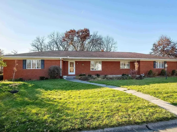 902 E 5th St, Coal Valley, IL 61240