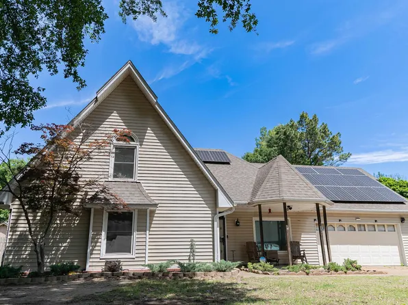 812 Putting Green Dr, Blytheville, AR 72315