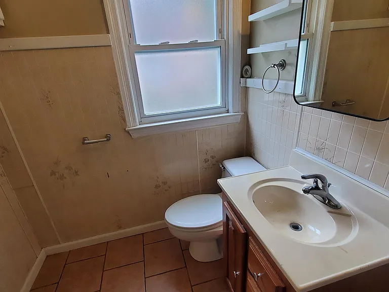520 Burroughs Ave — Photo 15