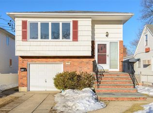 45 Cottonwood Rd, Port Washington, NY 11050