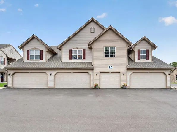 2319 W Vista Bella DRIVE, Oak Creek, WI 53154