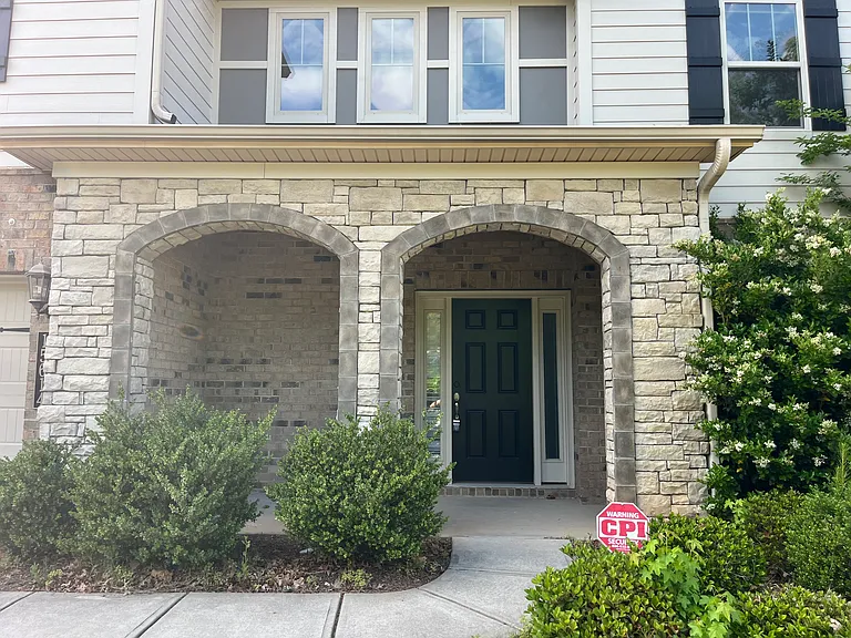 15614 Coventry Court Ln — Photo 2