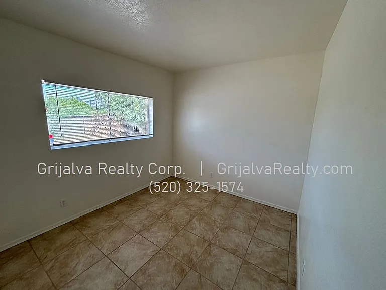 2415 N. Geronimo — Photo 5