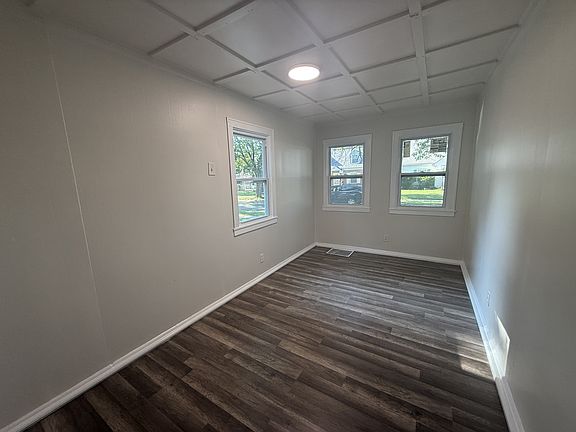 4th image of 2804 Kenmore Ave