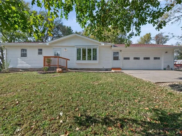 9784 Half Mound Rd, Valley Falls, KS 66088
