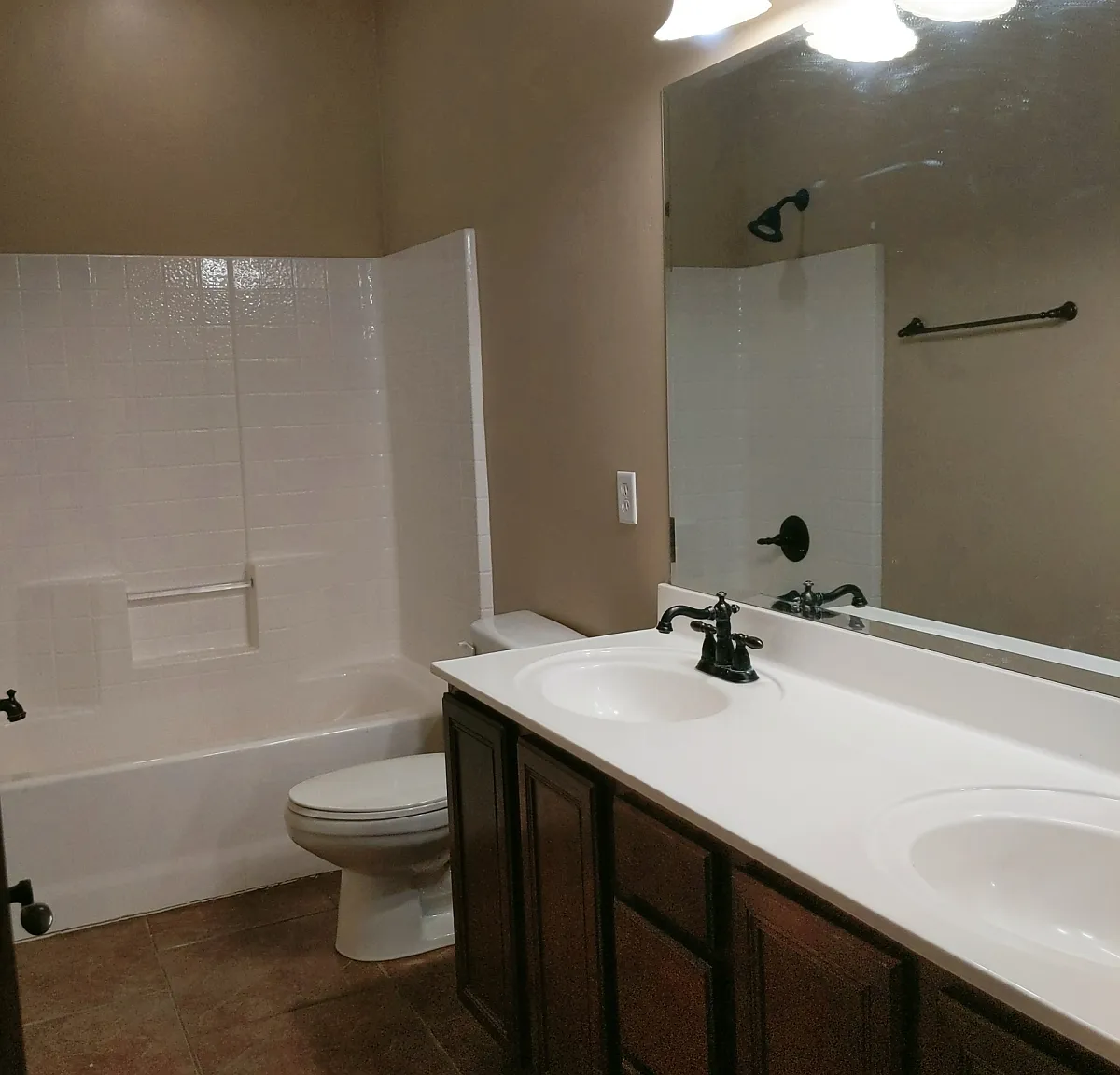 4 bed, 2743 sqft, $3,500 — Photo 3