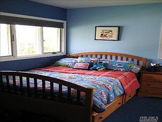 3rd image of 5 Melissa Ln