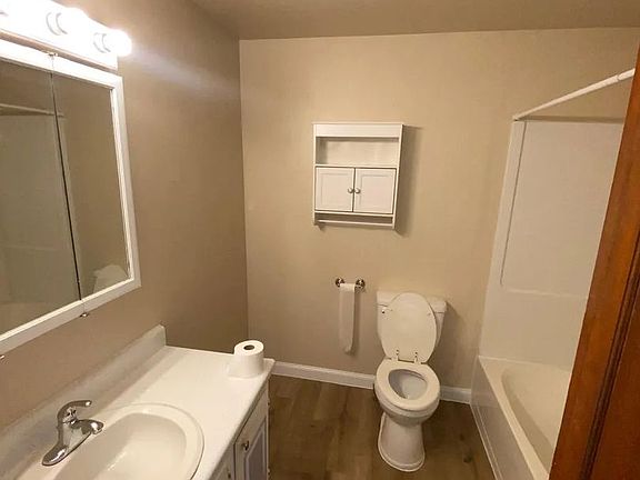 3rd image of 150 S Lakeside Dr #11