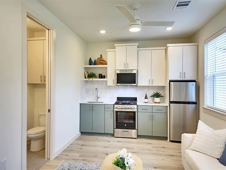 6802 Montana St #2 — Photo 5