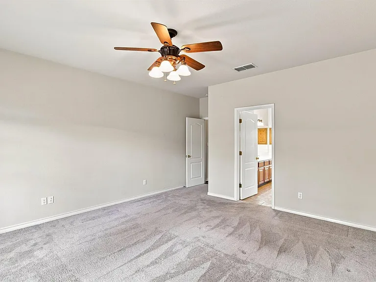 9729 FM 775 — Photo 13