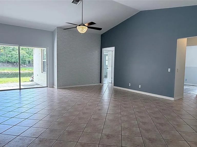 2020 Andromeda Ln — Photo 6
