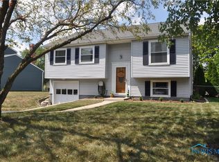 2506 Revilla Dr, Northwood, OH