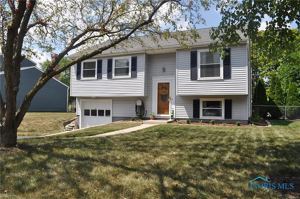 2506 Revilla Dr photo 1