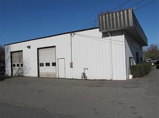 2nd image of 117 Mechanic St