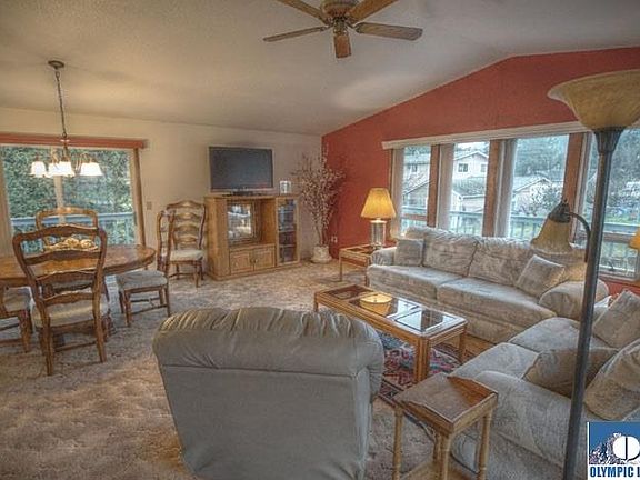 2nd image of 1016 W Lauridsen Blvd
