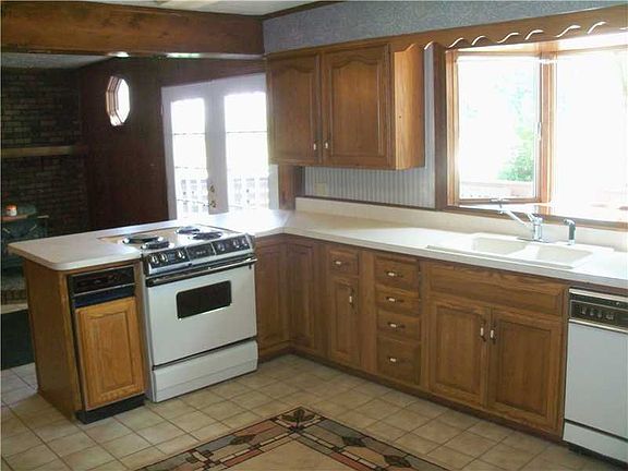 5th image of 1630 S County Road 1050 E