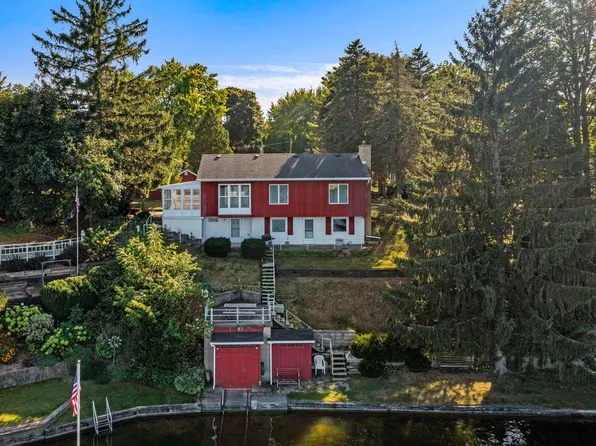 W346N5364 Elm AVENUE, Okauchee, WI 53069