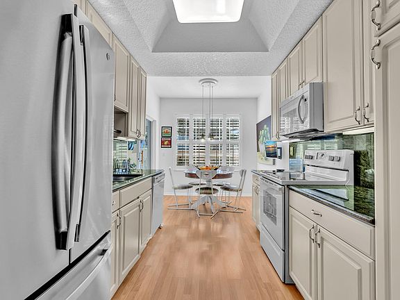 3rd image of 17050 EMILE Street #3