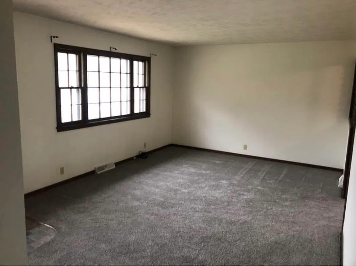 2 bed, 920 sqft, $900 — Photo 2