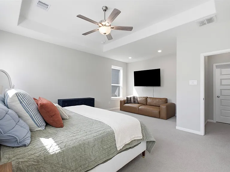 2419 Driftwood Trl — Photo 16