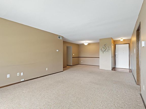 3rd image of 3609 N Tucker PLACE #205