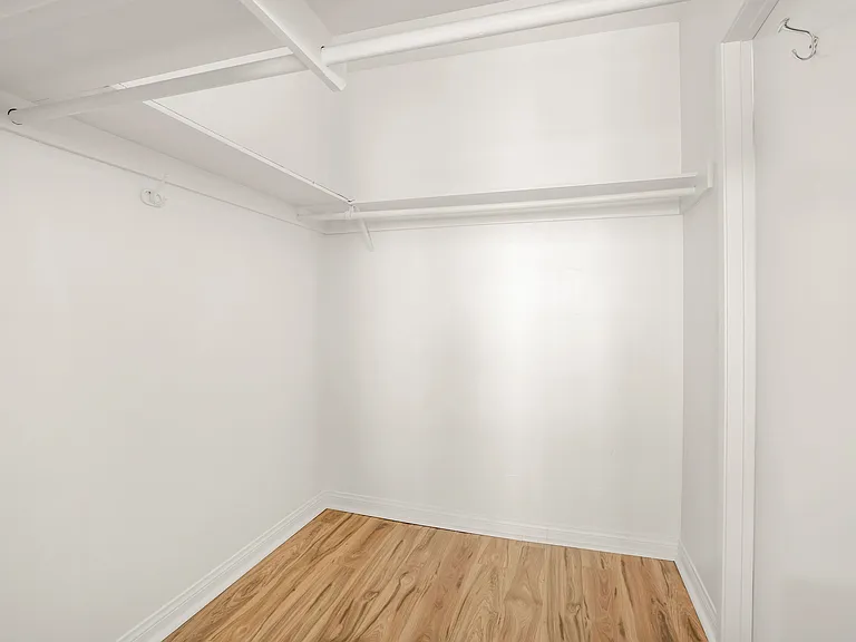1655 Greenfield Ave #14 — Photo 23