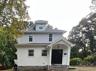 17 Lakeview Ave, Park Ridge, NJ 07656