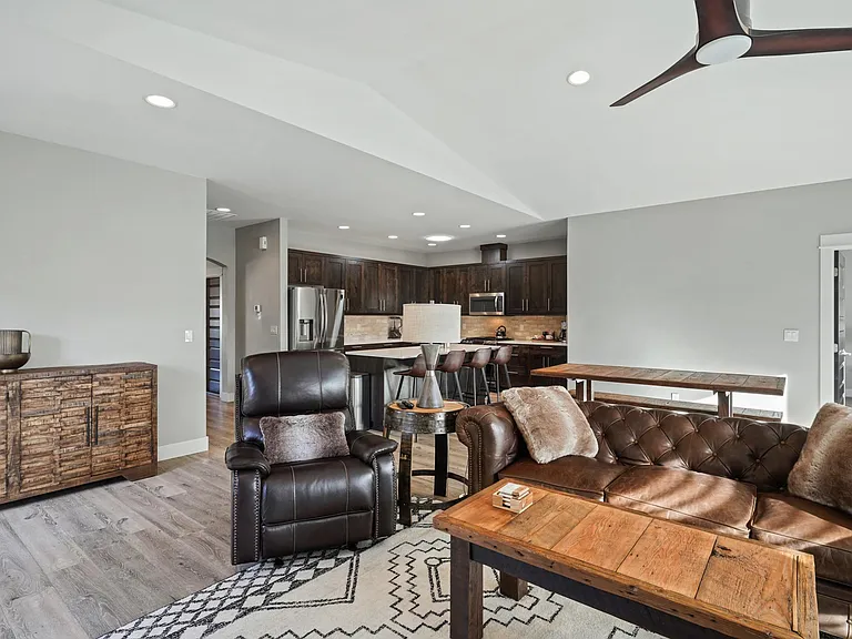 2247 NE Indigo Ln — Photo 21