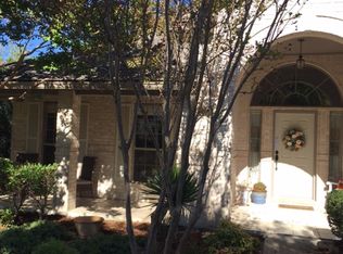 210 Meadow Brook Dr, Fredericksburg, TX 78624