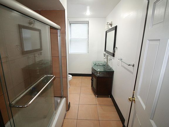 3rd image of 2109 Saint James Ave