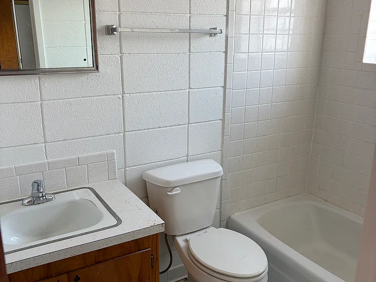 206 N Washington Ave E #5 — Photo 4