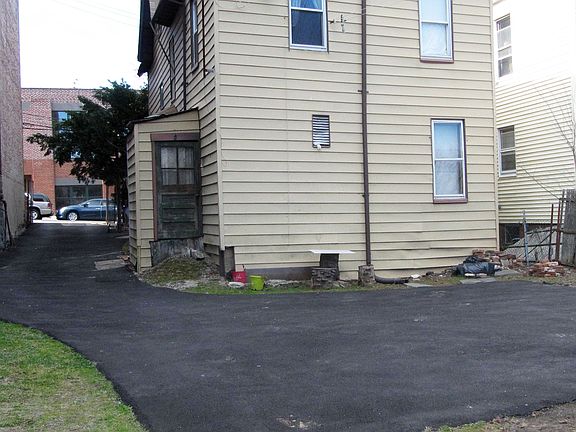 3rd image of 21 Cortlandt St