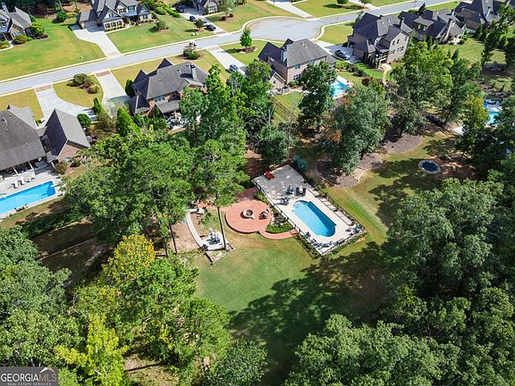 2nd image of 3362 Highland Park Way