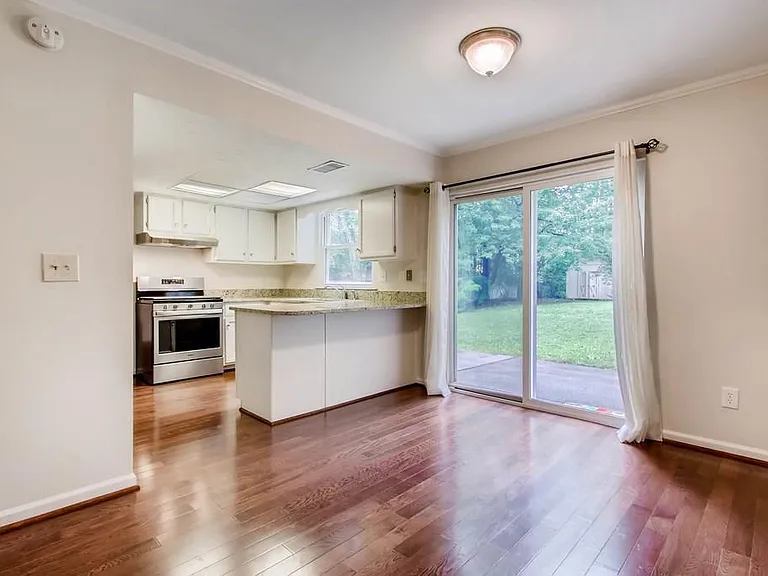 4371 Heritage Glen Ct — Photo 17
