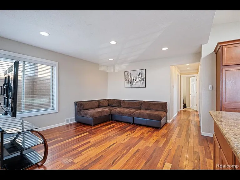 30636 Calahan Rd — Photo 4