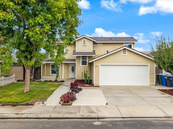 2061 Royal Wood Ln, Turlock, CA 95380