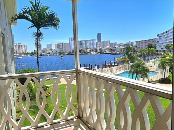 450 Golden Isles Dr APT 2B, Hallandale, FL 33009