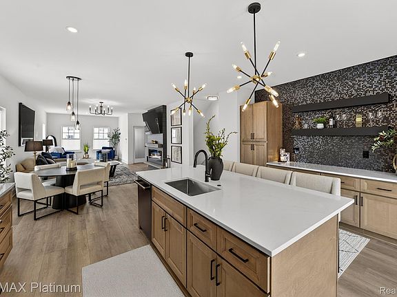 4th image of 1652 Pinecroft Ln