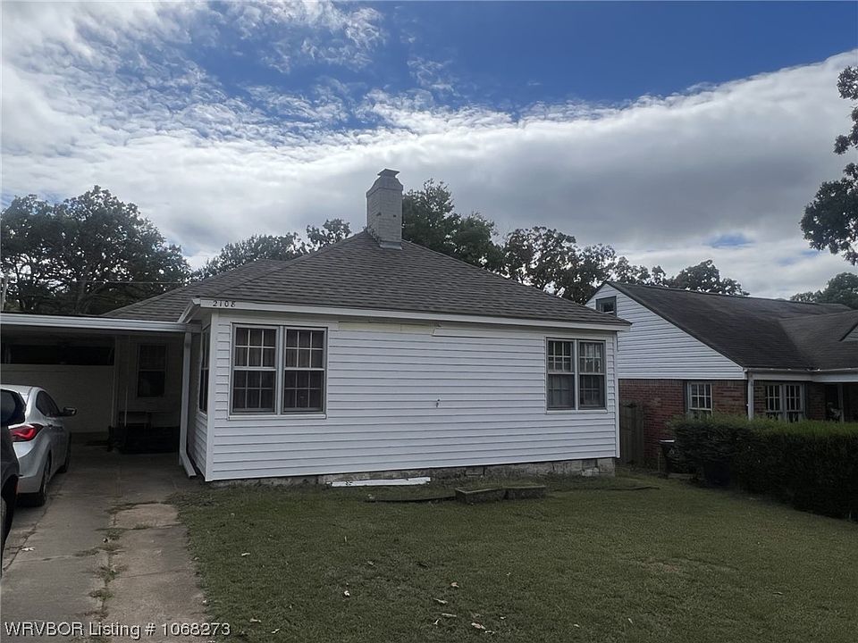 2108 S South St Fort Smith AR 72901 Zillow   368aef879cbbd227bc17c2e723ee1191 Cc Ft 960 