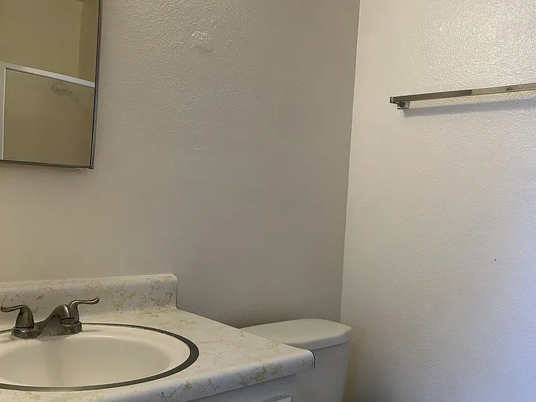 621 15th St #8 — Photo 11