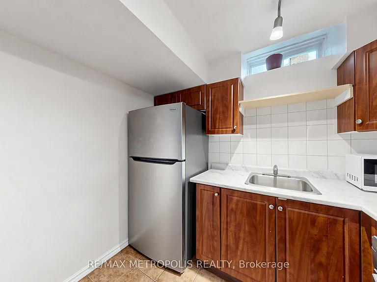 61 Horseshoe Cres #BASEMENT — Photo 14