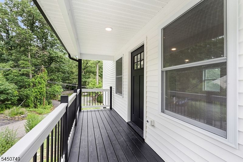 1st image of 33 Allamuchy Trl