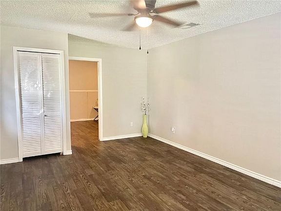 4th image of 1626 Sandalwood Dr