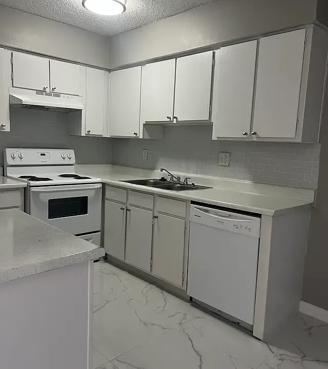 8320 Heidi Ln